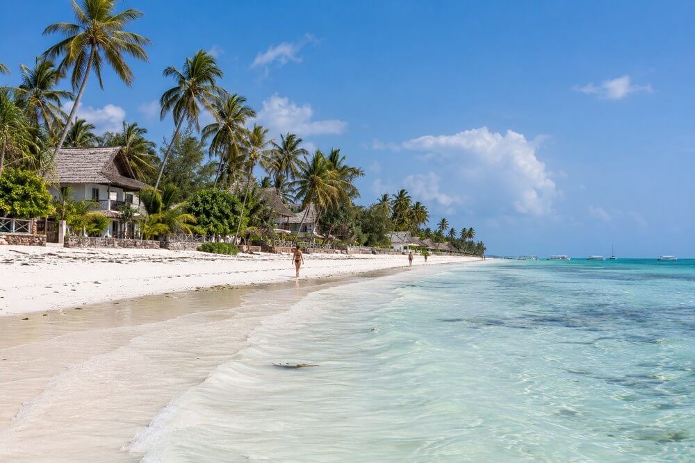 Paje na Zanzibarze – spokojniejszy fragment plaży i zabudowy