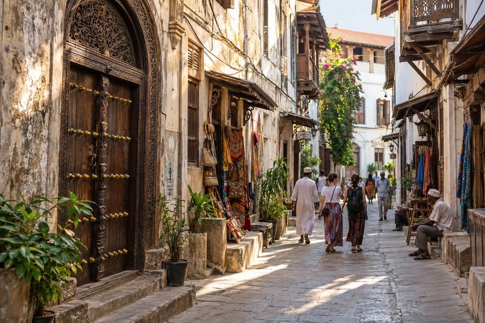 Ulice Stone Town i lokalna zabudowa Zanzibaru